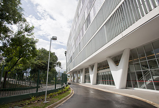 Fachada do Museu de Arte Contemporânea de SP MAC USP, antigo prédio do Detran SP